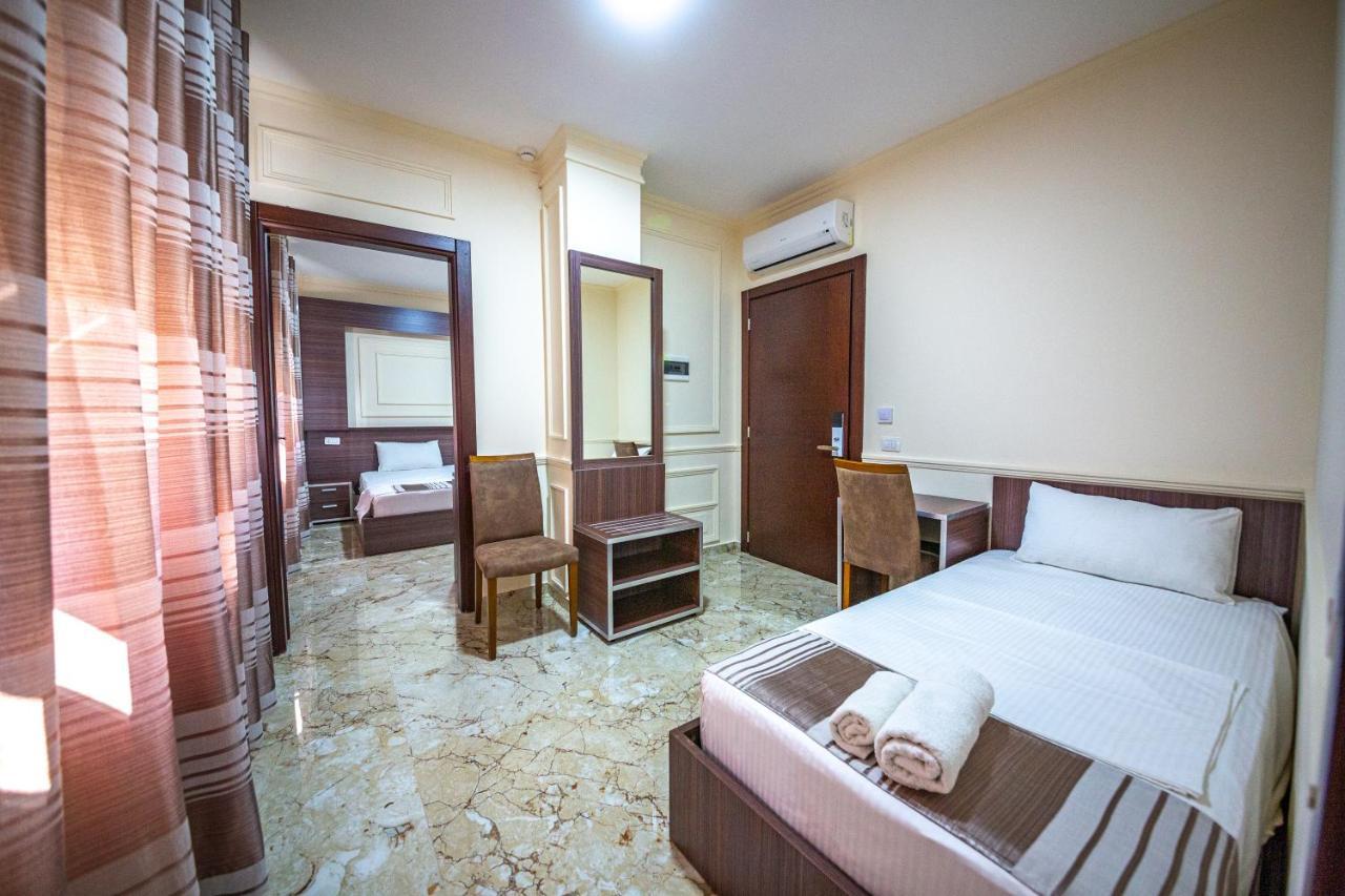 Royal Park Hotel Qerret Екстериор снимка