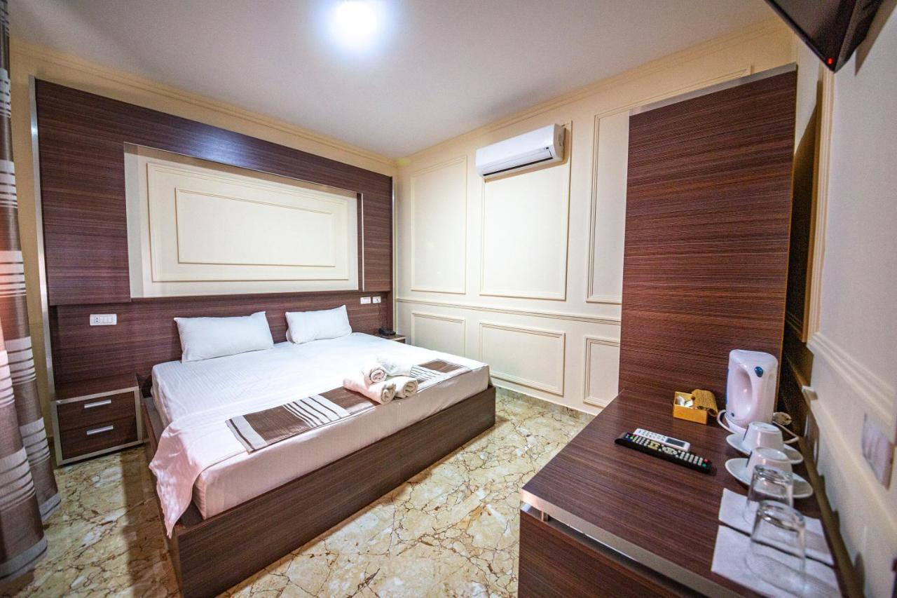 Royal Park Hotel Qerret Екстериор снимка