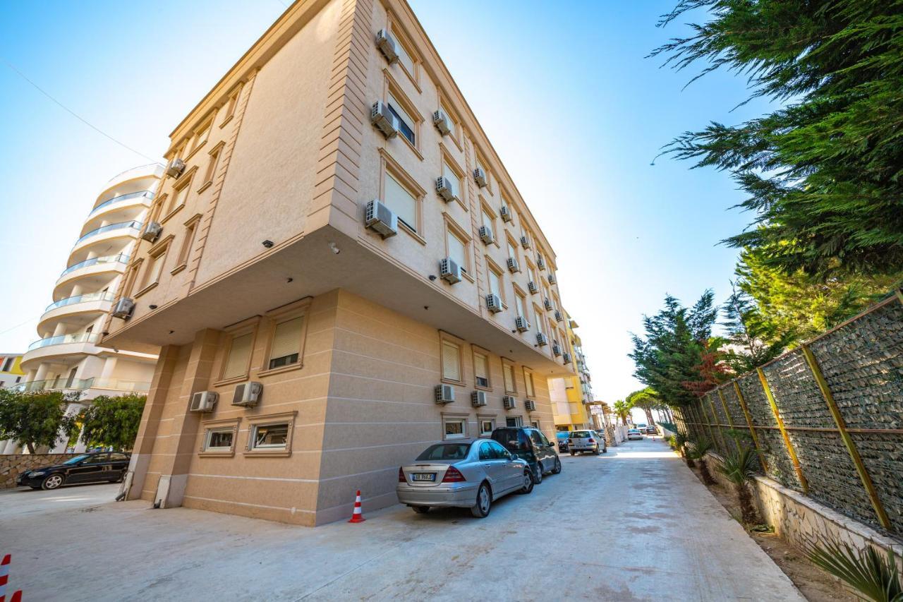 Royal Park Hotel Qerret Екстериор снимка
