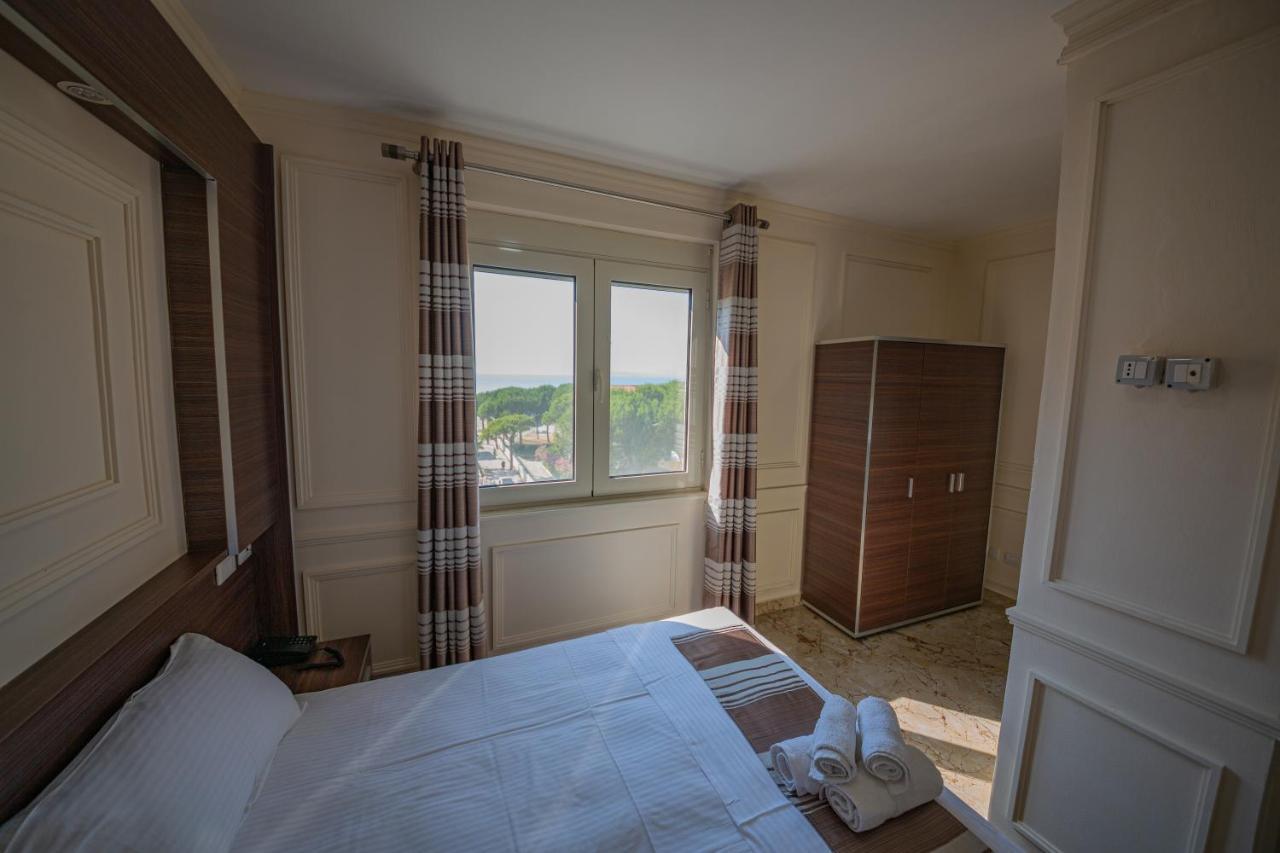 Royal Park Hotel Qerret Екстериор снимка