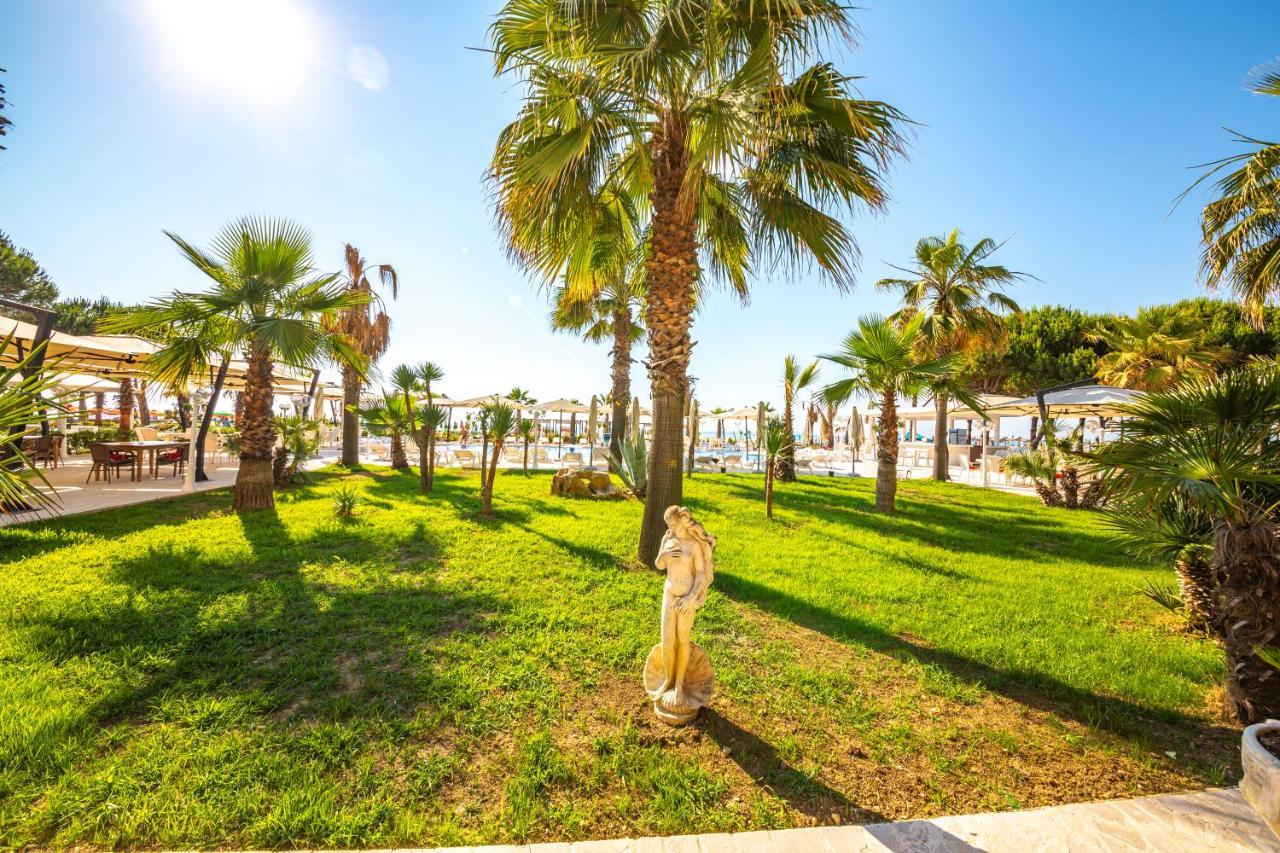 Royal Park Hotel Qerret Екстериор снимка
