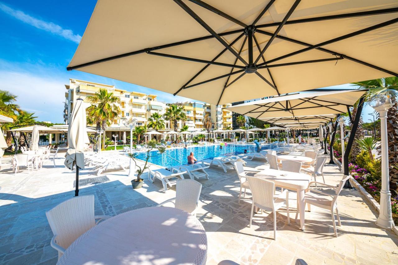 Royal Park Hotel Qerret Екстериор снимка
