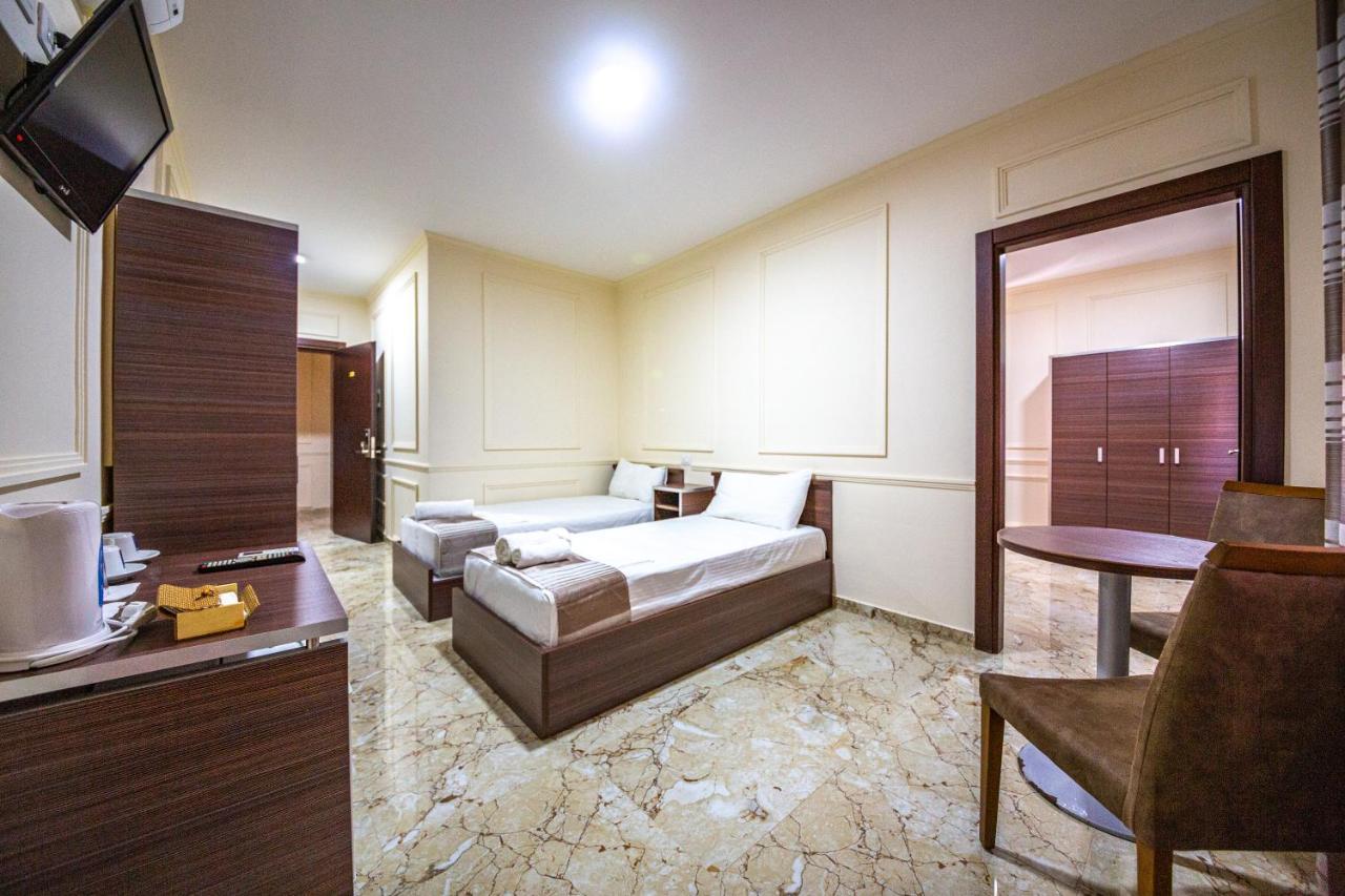 Royal Park Hotel Qerret Екстериор снимка