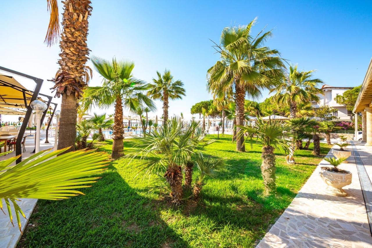 Royal Park Hotel Qerret Екстериор снимка