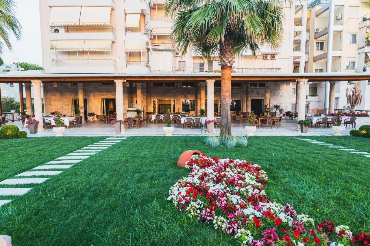 Royal Park Hotel Qerret Екстериор снимка