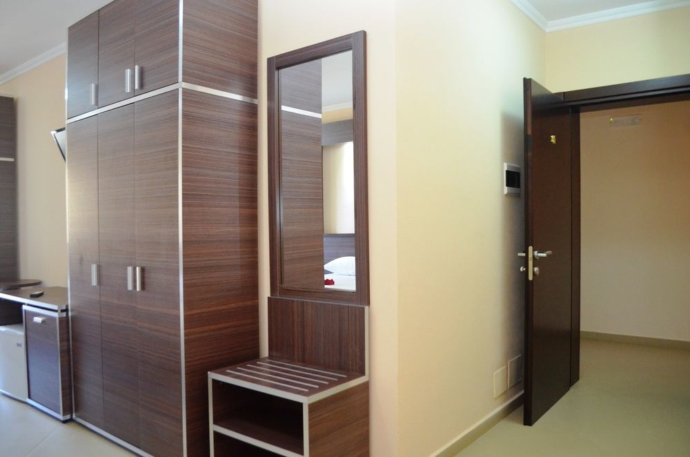 Royal Park Hotel Qerret Екстериор снимка