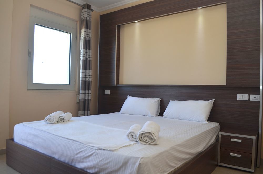 Royal Park Hotel Qerret Екстериор снимка